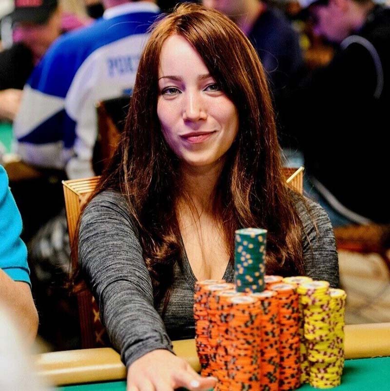 Melanie Weisner at poker table